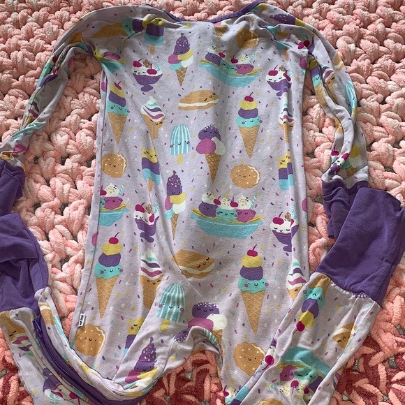 well-loved Little Sleepies pair !! CUUTE 12-18m - Picture 5 of 10